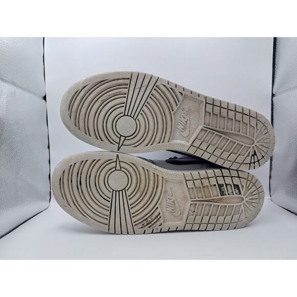 Size 6.5Y | 8W - Jordan 1 Mid Barely Grape (GS) - DQ8423-501 - Picture 7 of 9